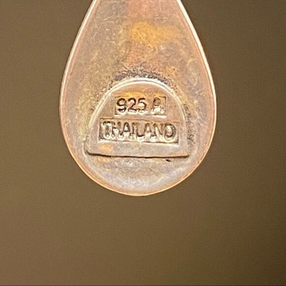 925 silver drop earrings w/Hermatites and 5x10 pear shaped center Onyx. 1 1/4” - Picture 6 of 6